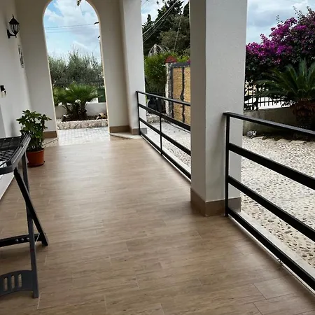 Bouganville فندق مبيت وإفطار